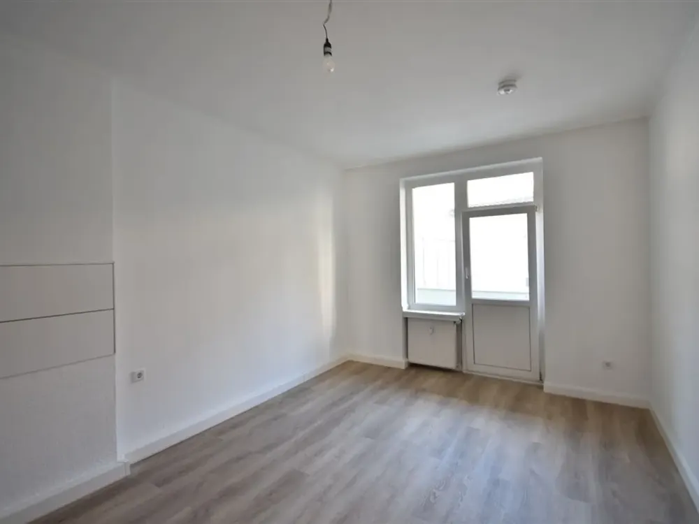 Frisch renoviert! 2-Zimmer-Wohnung mit Balkon