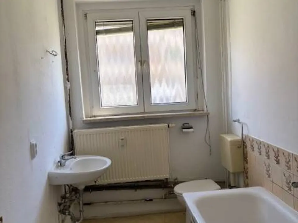 Teilsanierte Wohnung im beliebten Süden Leipzigs !