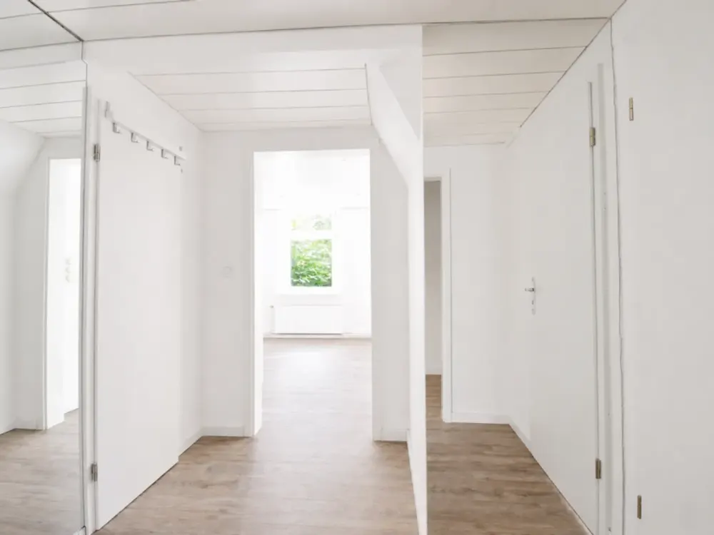 Charming Home: Renovated 2-Room Apartment in Lohbrügge