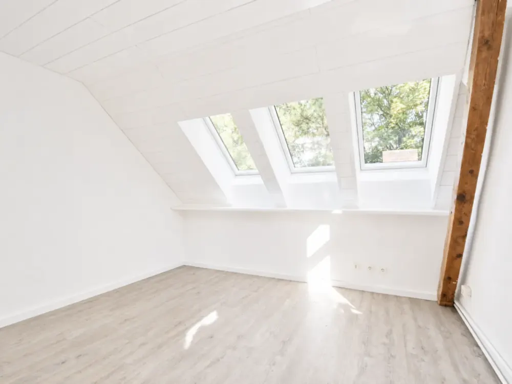 Charming Home: Renovated 2-Room Apartment in Lohbrügge