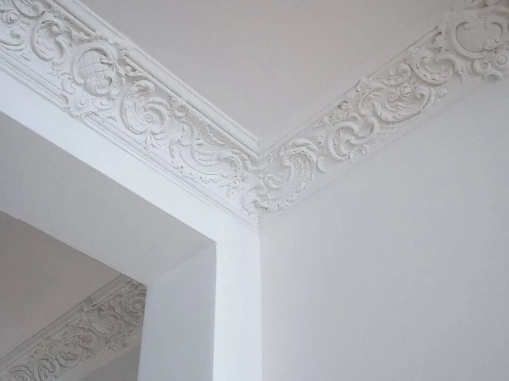 Zuhause in zwei Berliner Welten: Gründerzeit-Apartment mit Charme und Süd-Balkon