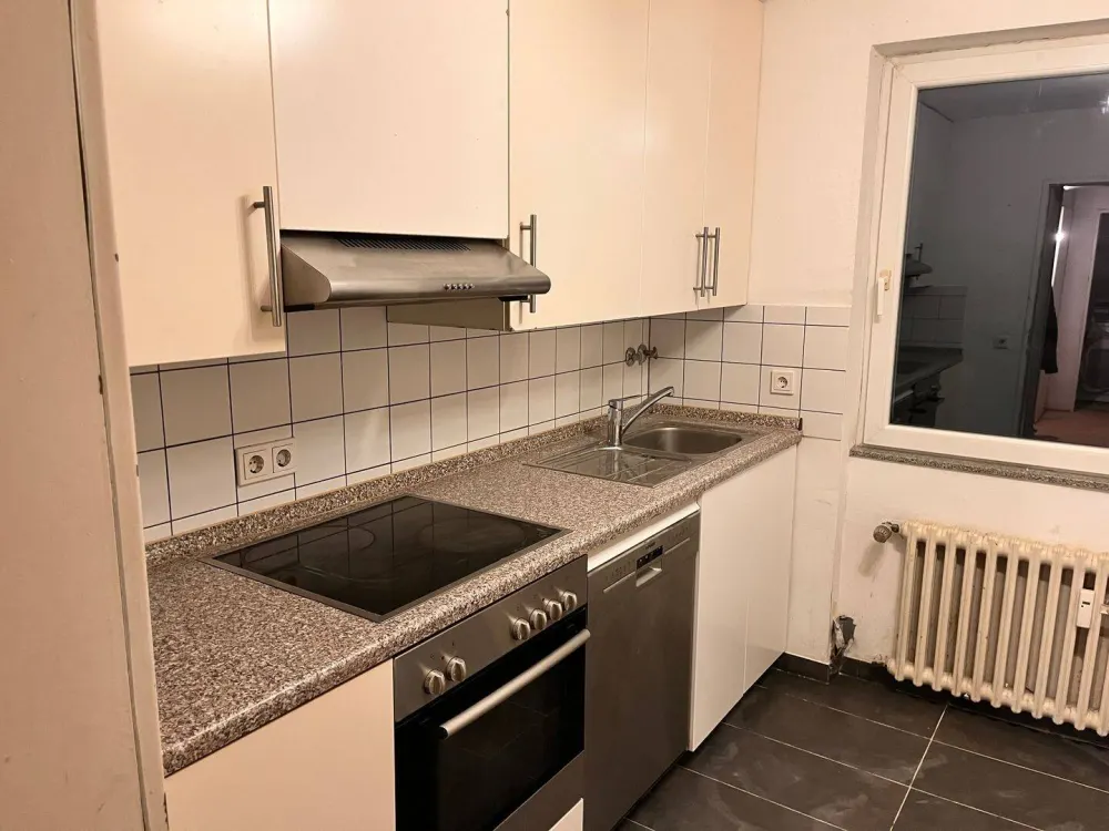 Frisch renoviertes Raumwunder! 120 m² Dachgeschosswohnung mit Traum-Balkon, Klimaanlage & Dom-Blick