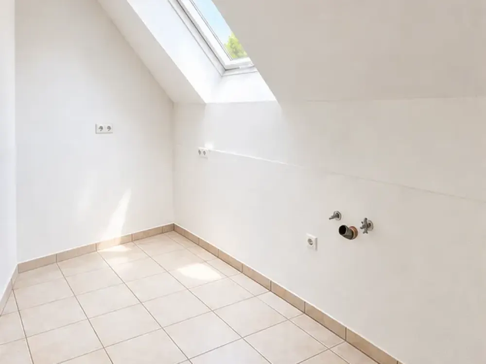 Bright, freshly renovated 2-room apartment with a view of greenery