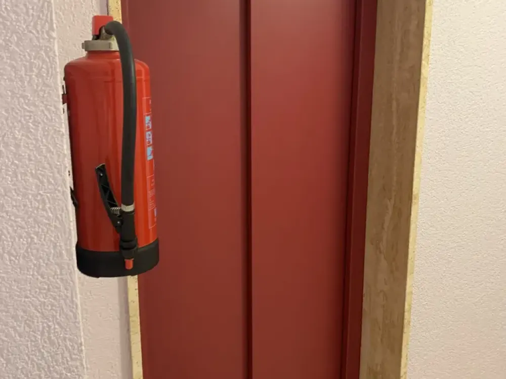 Einziehen und wohlfühlen - frisch renovierte 4-Zimmer-Wohnung mit großem Balkon zu vermieten