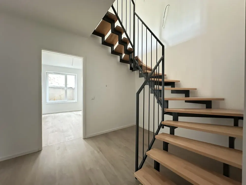 Gr0ße 5 Zimmer Wohnung zur Miete in Hamburg Rahstedt - Wentzel Dr.