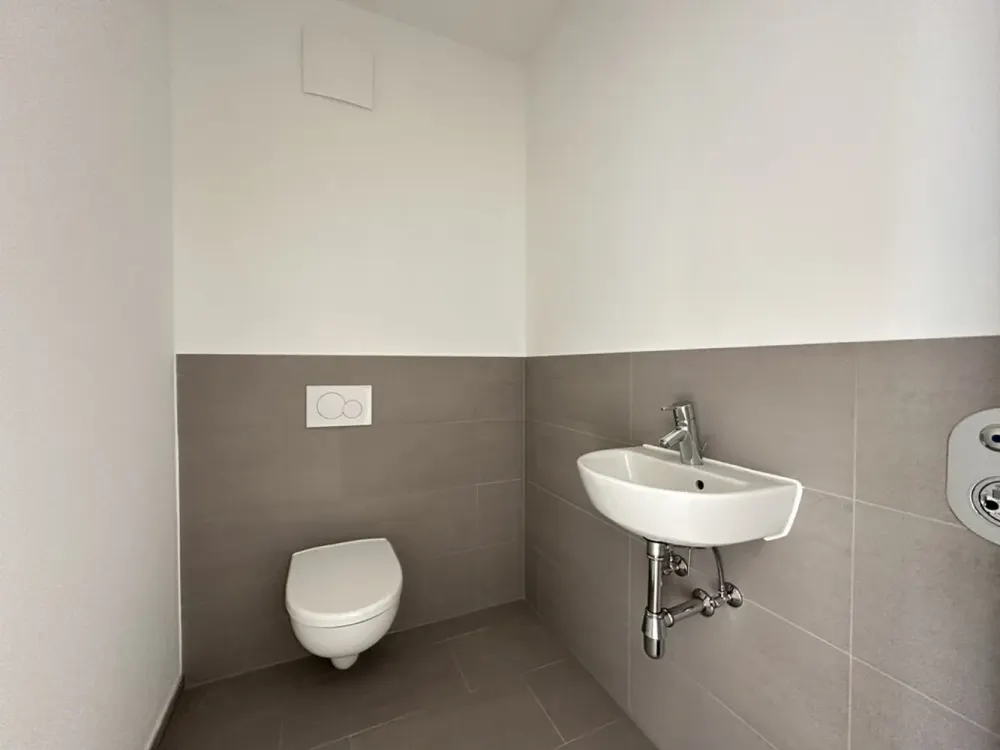 Gr0ße 5 Zimmer Wohnung zur Miete in Hamburg Rahstedt - Wentzel Dr.