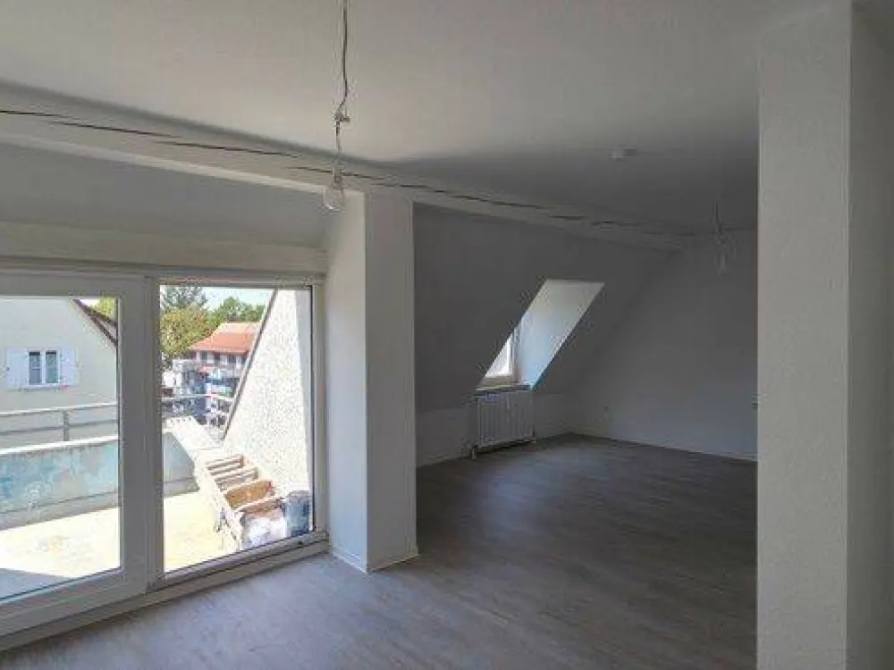 Großzügige 4-Zimmer-Dachgeschosswohnung mit Balkon - frisch renoviert und ganz für sich