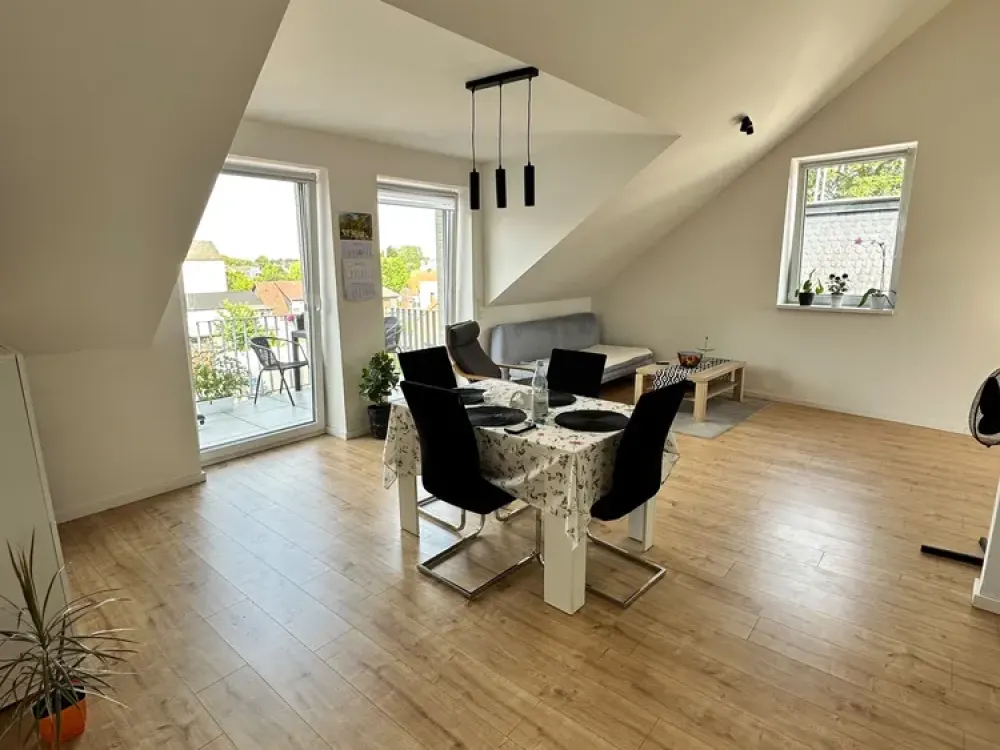 Schöne 3 Zimmer - Dachgeschosswohnung mit besonderem Flair
