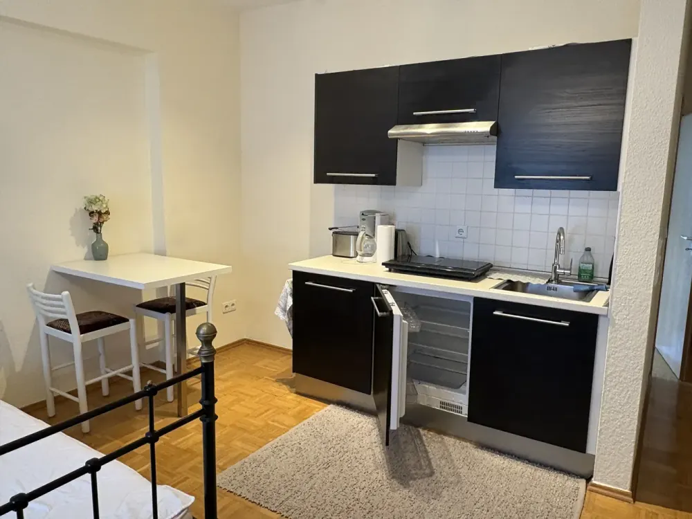 Zentral gelegenes vollmöbliertes Apartment