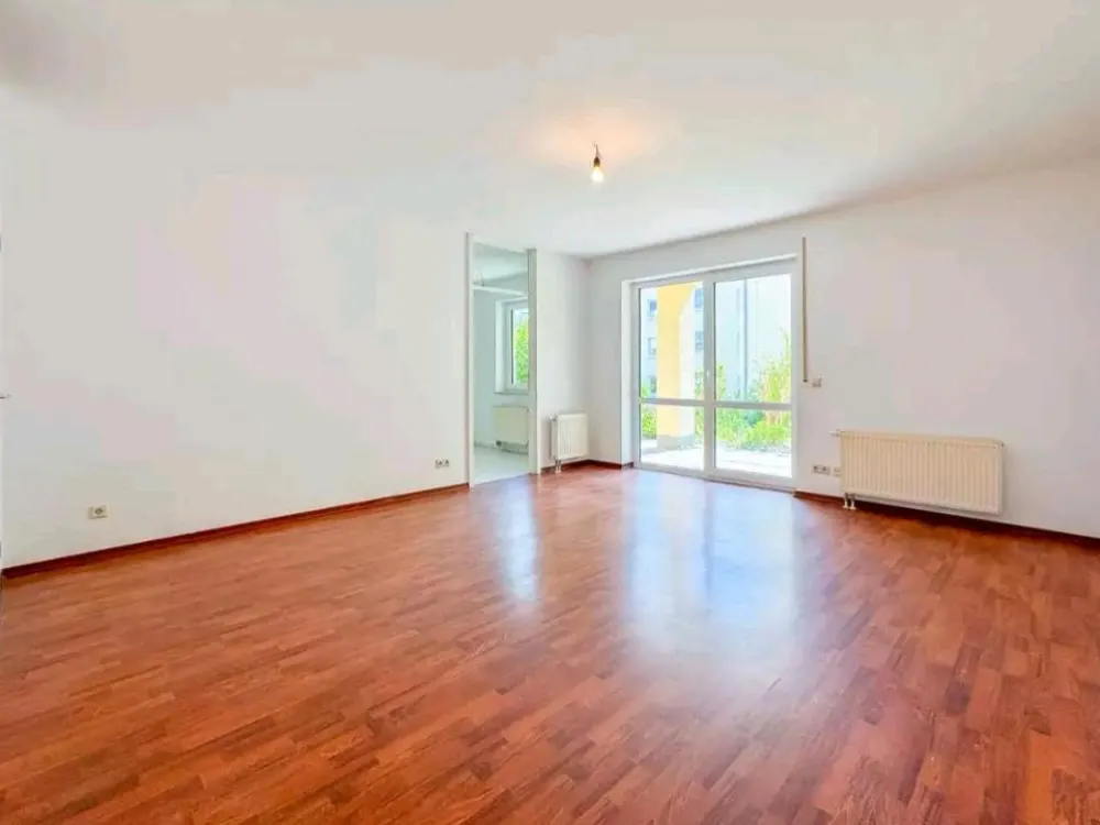 Schöne 2-Zimmer-Erdgeschosswohnung + Terrasse, Stellplatz und EBK