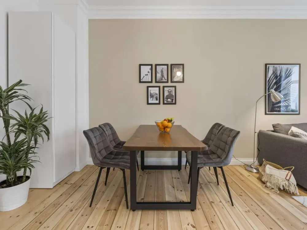 Modern, freshly renovated 2 room apartment with the best accessibility in Prenzlauer Berg
