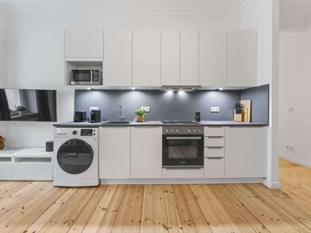 Modern, freshly renovated 2 room apartment with the best accessibility in Prenzlauer Berg