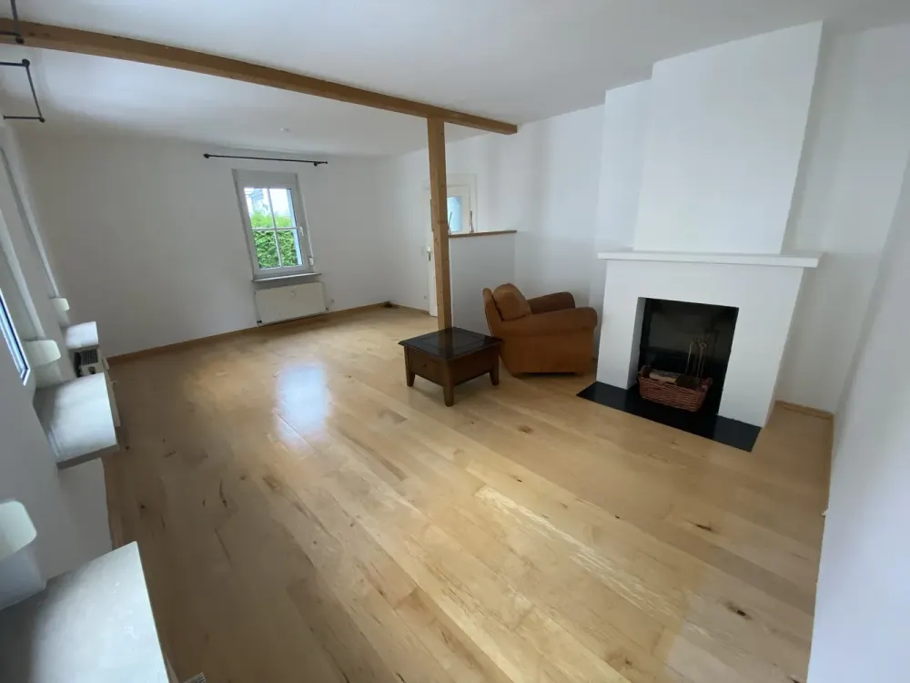Stilvolle, sanierte 2-Zimmer-Wohnung mit Einbauküche in Nürnberg