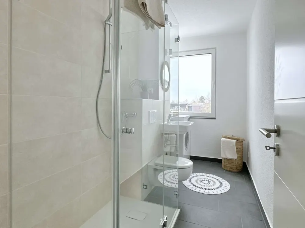First occupancy after renovation: Modern 2-room apartment with fitted kitchen, balcony and parking space