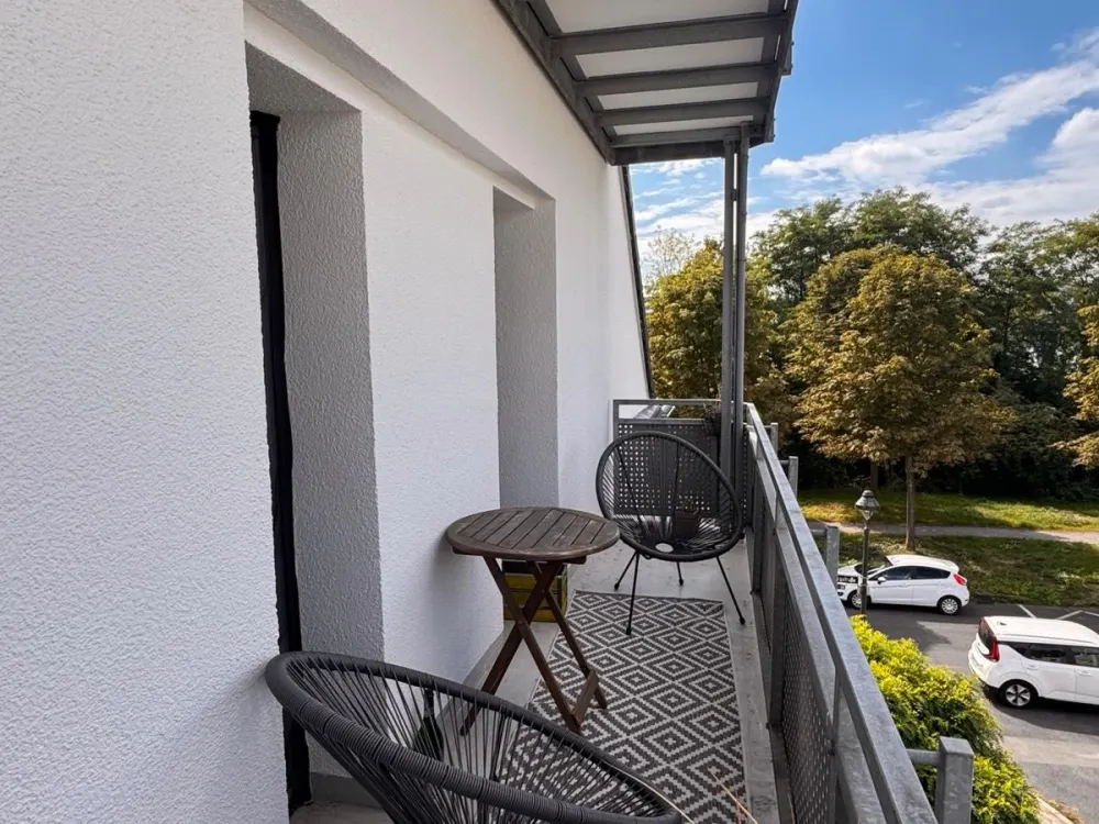 2 Zimmer Altbau Wohnung im Grünen