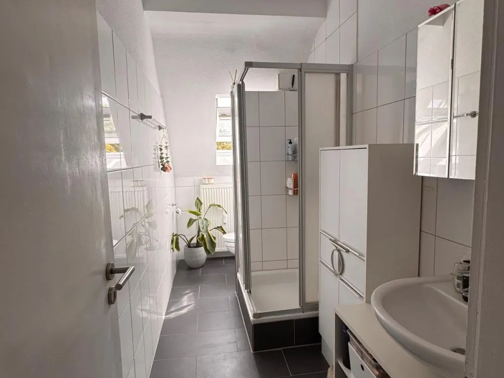 2 Zimmer Altbau Wohnung im Grünen