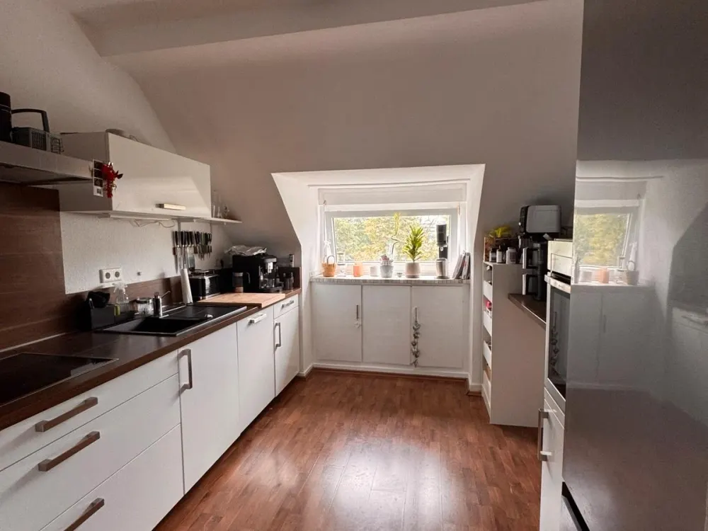 2 Zimmer Altbau Wohnung im Grünen
