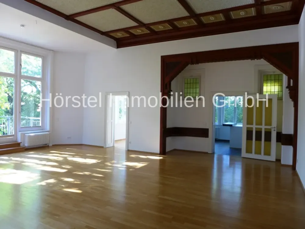 moderne 3 Zimmer Altbauwohnung im Erdgeschoss einer wunderschönen Villa in bester Wohnlage