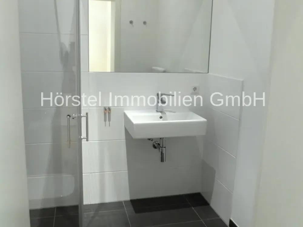moderne 3 Zimmer Altbauwohnung im Erdgeschoss einer wunderschönen Villa in bester Wohnlage