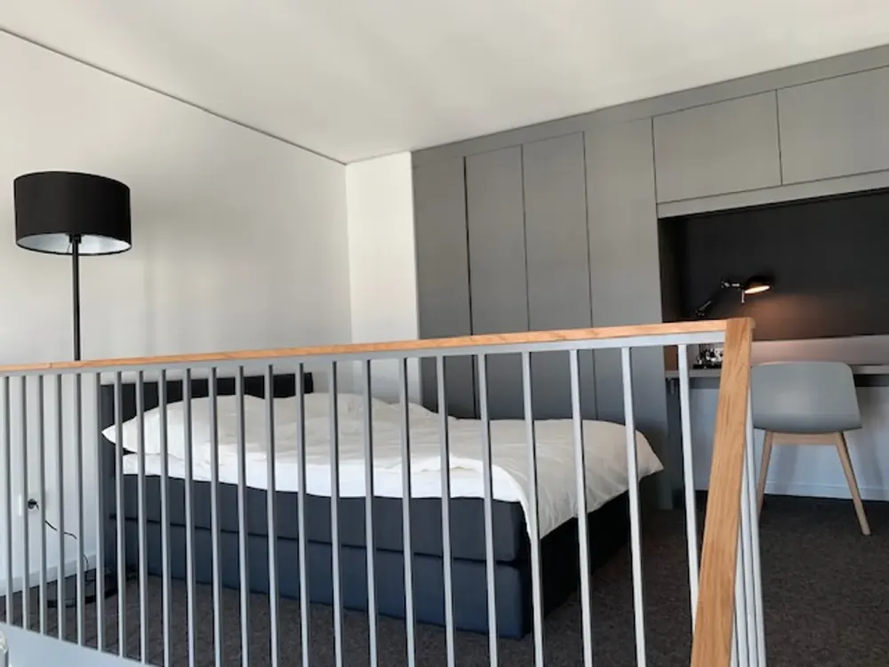 Luxuriöses, voll möbliertes 1,5 Zimmer Galerie-Apartment