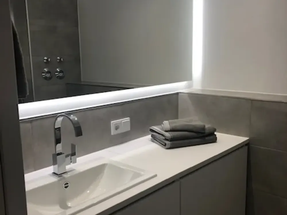 Luxuriöses, voll möbliertes 1,5 Zimmer Galerie-Apartment