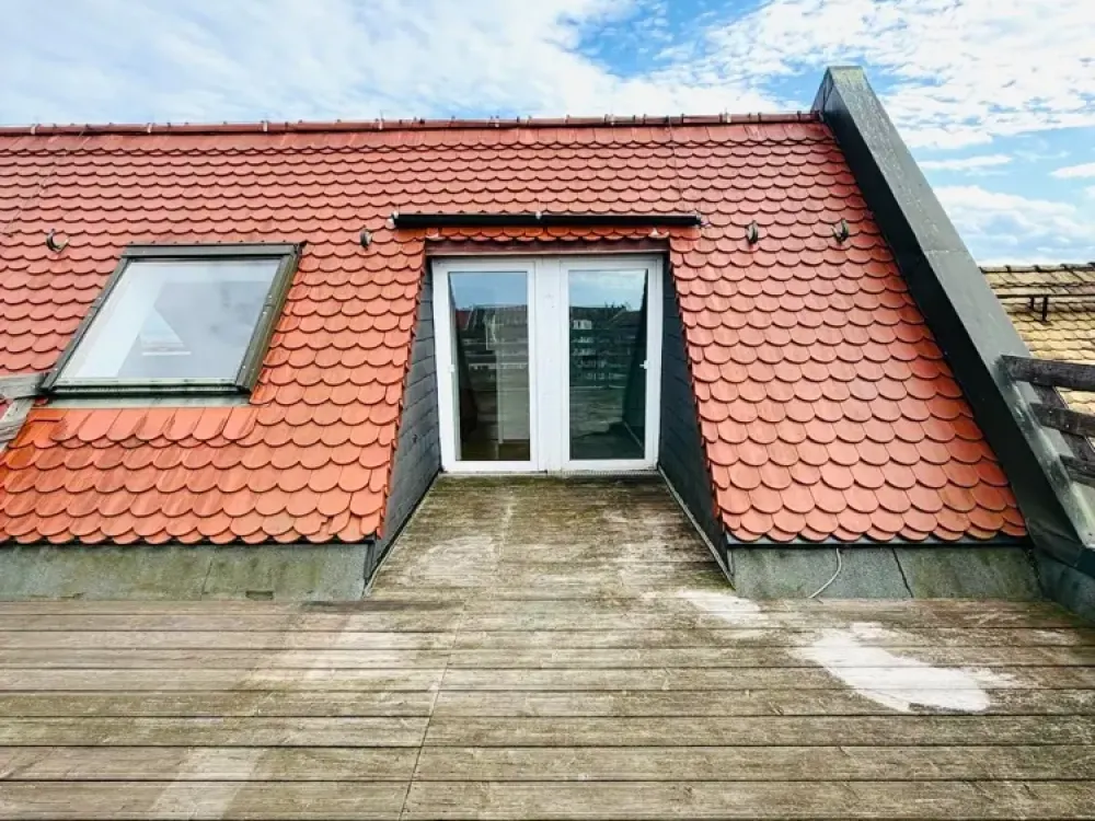 Attractive 2-Room Apartment with XXL Roof Terrace ***TOP*** Central Location, Great Area; in Lindenau
