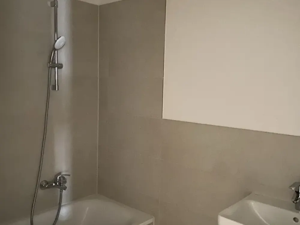 2,5 Zimmerwohnung mit Einbauküche und Wannenbad