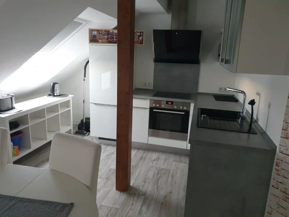 Gemütliche möblierte Dachgeschoßwohnung im Kaiserstraßenviertel