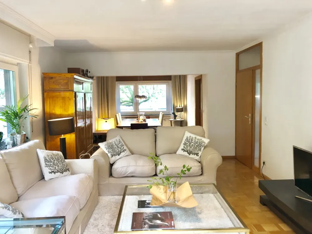3-Zimmer 105m² Wohnung unmöbliert mit schönem großen Garten mit Terrasse zur Alleinnutzung