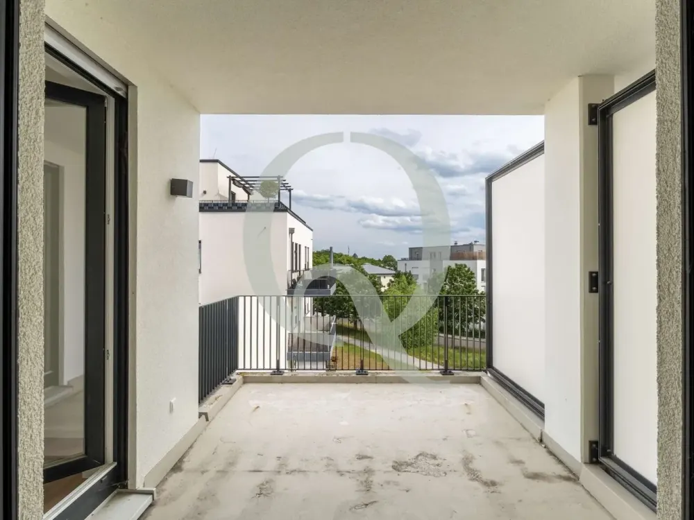 Großzügiger Balkon & moderne Ausstattung, Neubau in Schönefeld
