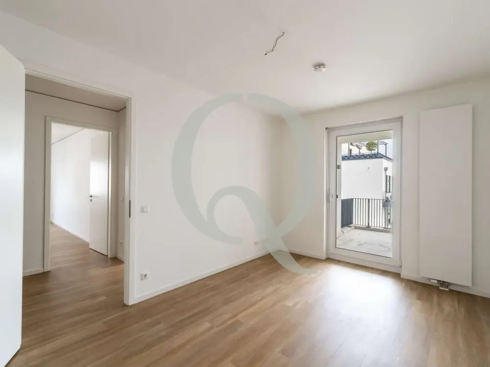 Großzügiger Balkon & moderne Ausstattung, Neubau in Schönefeld