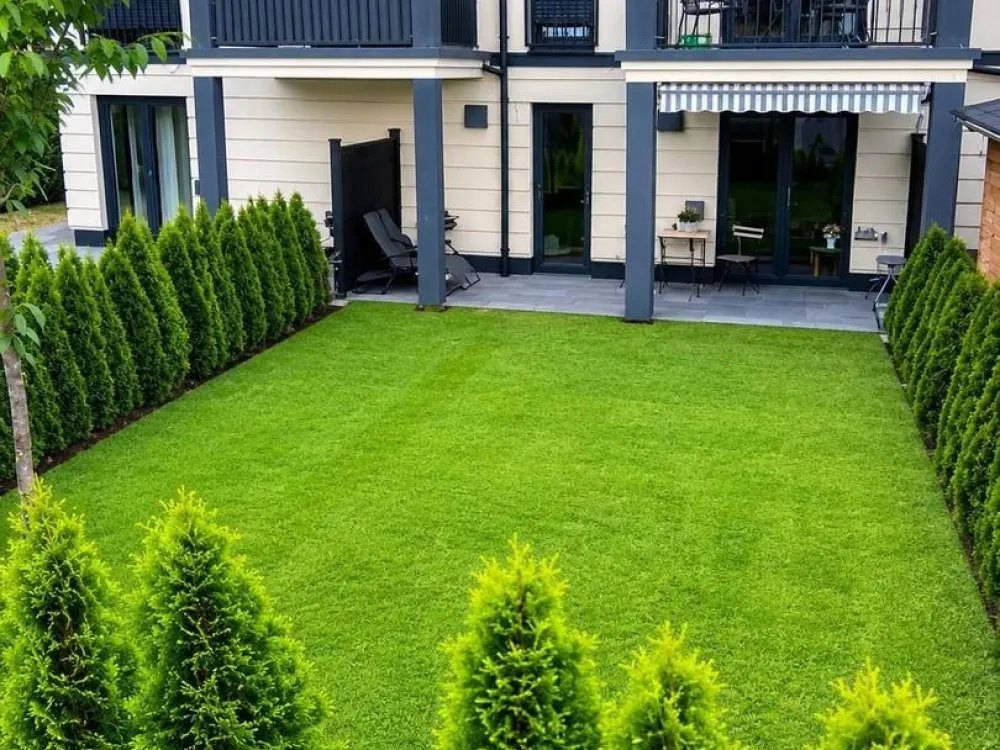 NEUBAU 2023 ☼ Einziehen nur mit Ihren Koffern ☼ möblierte 2-Zimmer- Wohnung ☼ großem Garten ☼