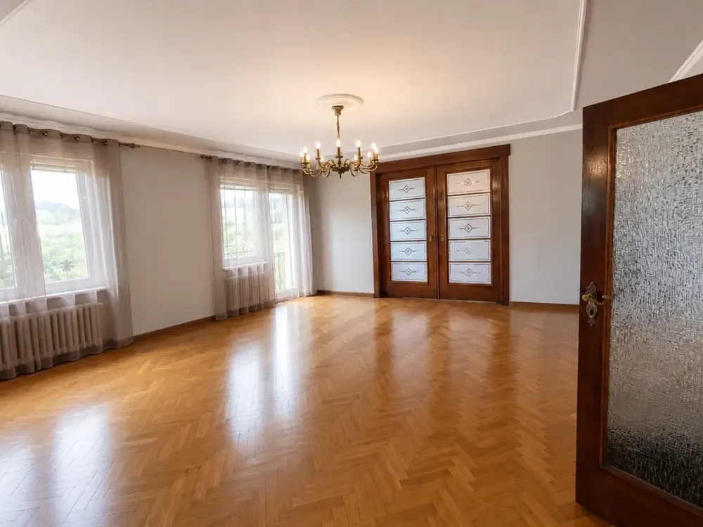 4,5-Zi.-Traumwohnung mit 147 m², EBK, großem Balkon, Doppelgarage & Keller, WG-geeignet