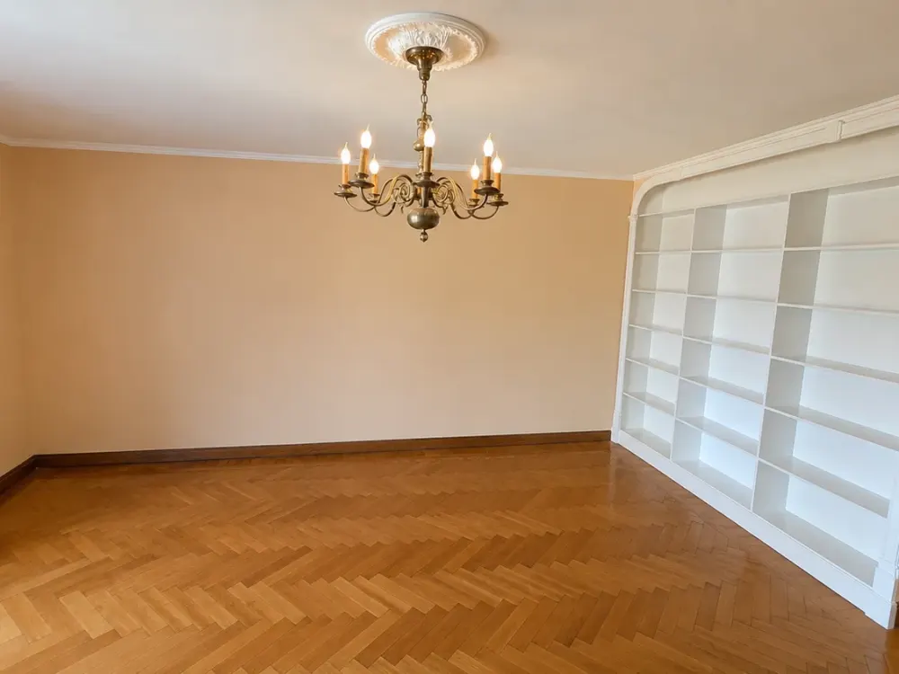 4,5-Zi.-Traumwohnung mit 147 m², EBK, großem Balkon, Doppelgarage & Keller, WG-geeignet