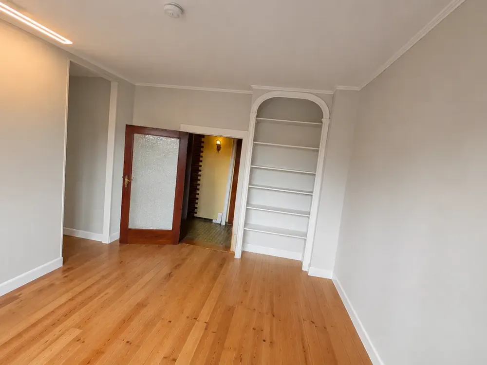 4,5-Zi.-Traumwohnung mit 147 m², EBK, großem Balkon, Doppelgarage & Keller, WG-geeignet