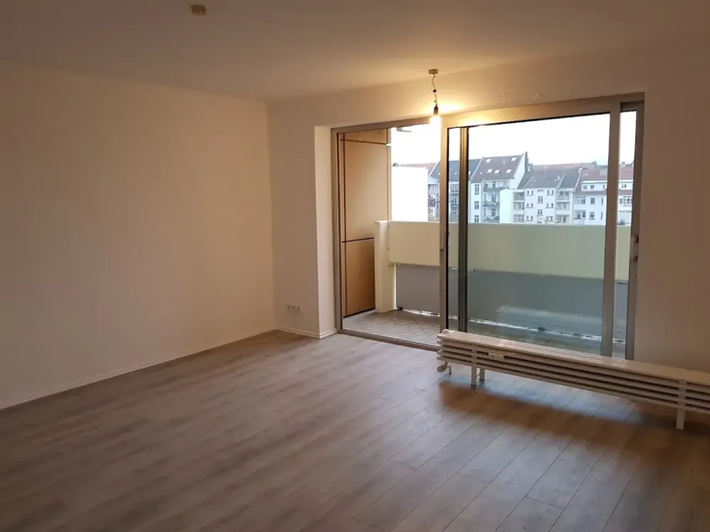 Helle 2-Zimmer-Wohnung mit großen Südbalkon in der Halbergstraße, Saarbrücken