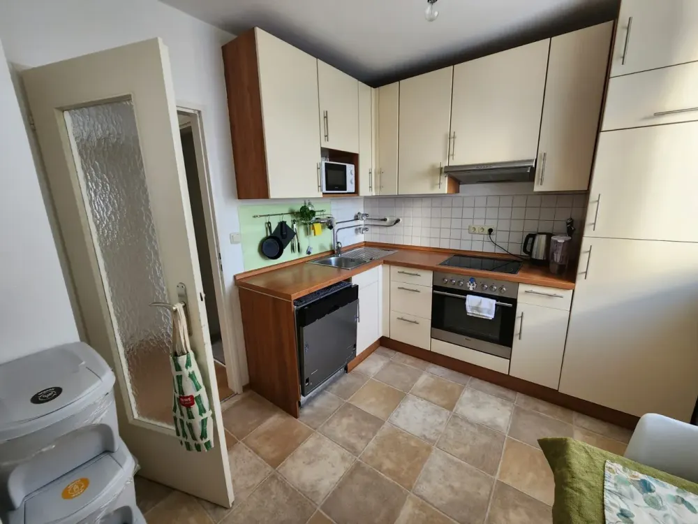 2-Zimmer-Wohnung mit EBK & Balkon in München-Moosach, ab 01.10