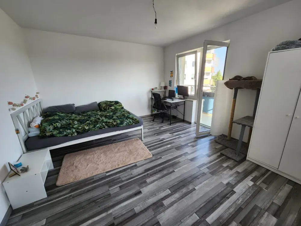 2-Zimmer-Wohnung mit EBK & Balkon in München-Moosach, ab 01.10