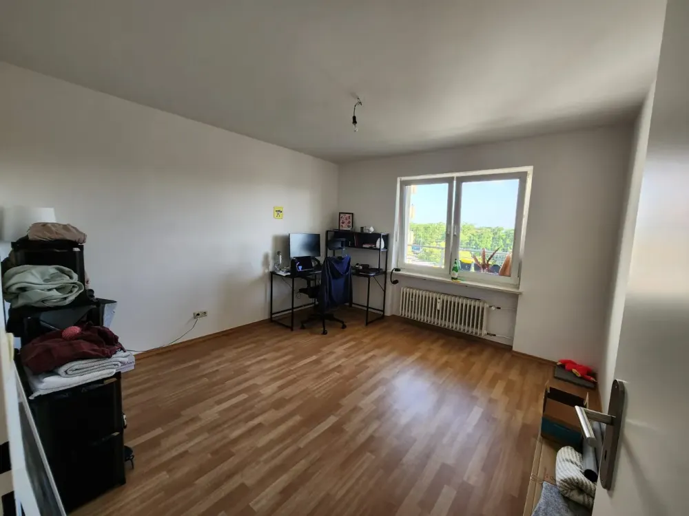 2-Zimmer-Wohnung mit EBK & Balkon in München-Moosach, ab 01.10