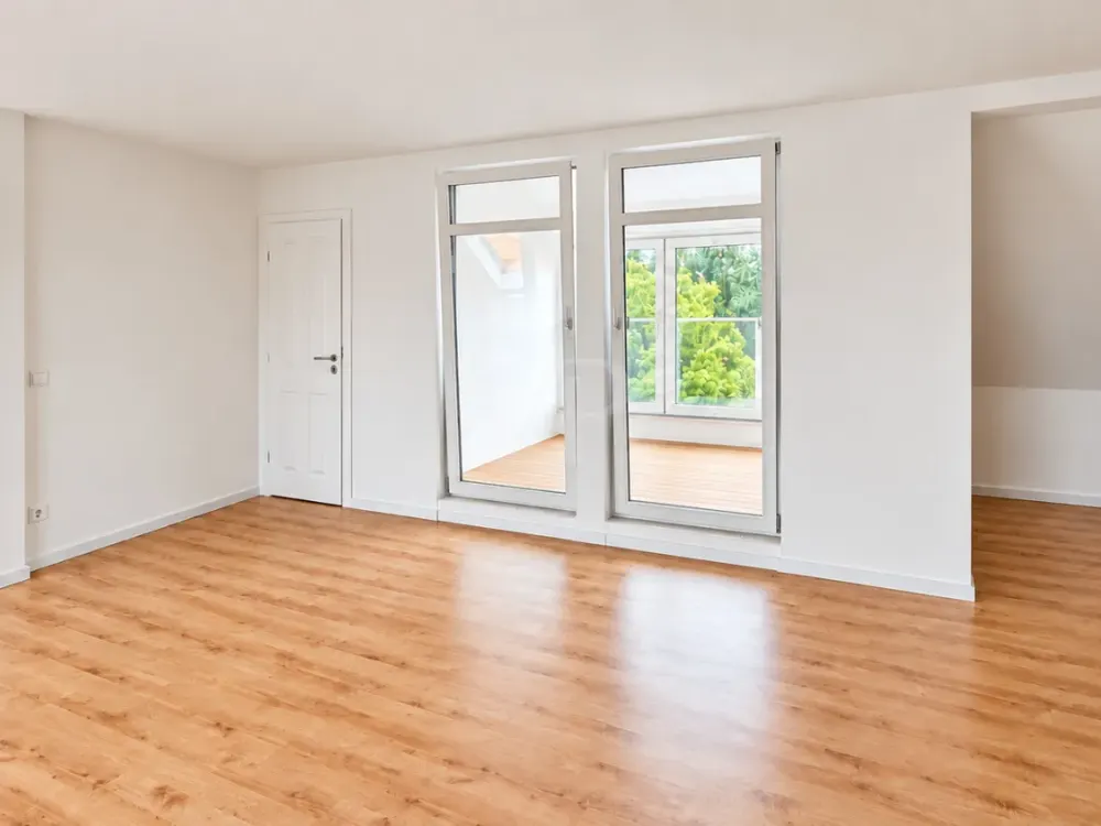 السكن الأول بعد الترميم: شقة علوية من 3 غرف مع لوجيا في دابرستدت!