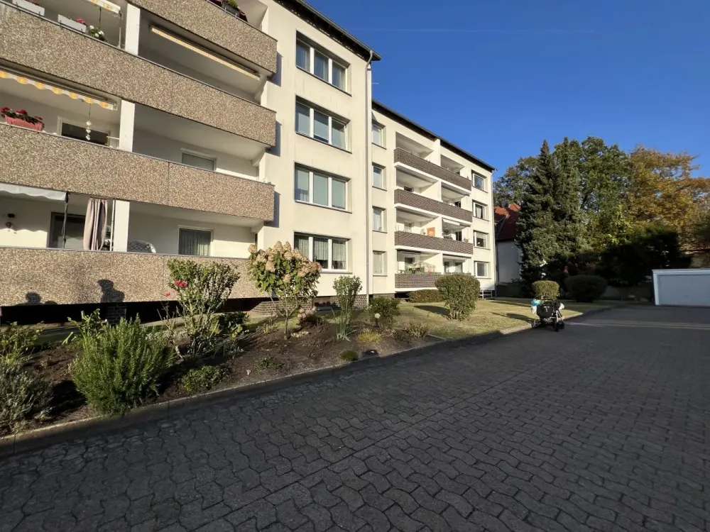 KUNZE: 4 Zimmer Wohnung mit Balkon in Langenhagen