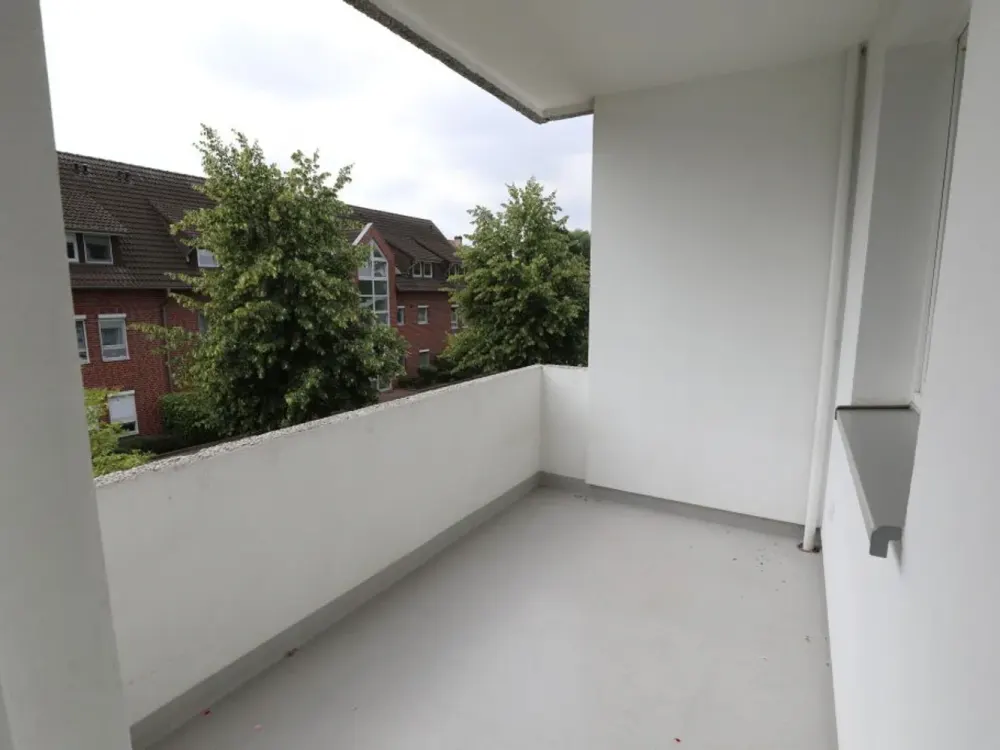 KUNZE: 4 Zimmer Wohnung mit Balkon in Langenhagen