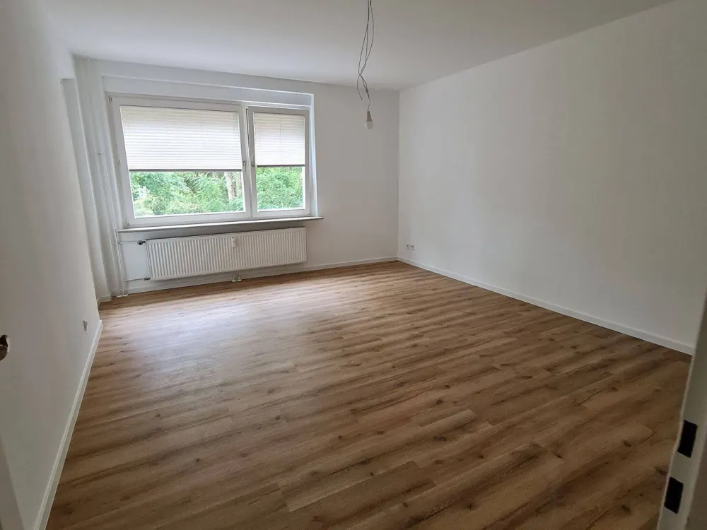 Erstbezug nach Sanierung - 3-Zimmer-Wohnung in Frankfurt paar Minuten von Nordwestzentrum entfernt