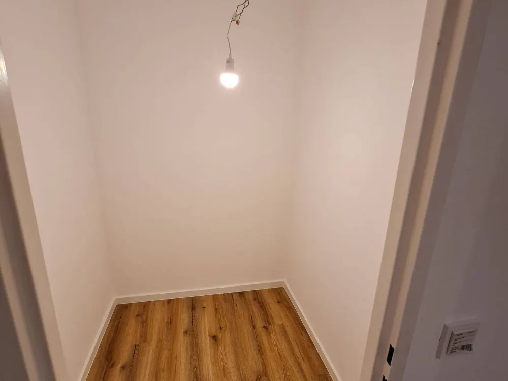 Erstbezug nach Sanierung - 3-Zimmer-Wohnung in Frankfurt paar Minuten von Nordwestzentrum entfernt