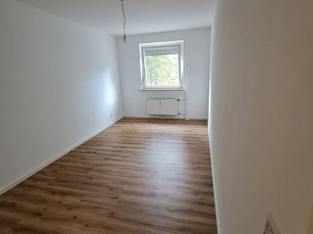 Erstbezug nach Sanierung - 3-Zimmer-Wohnung in Frankfurt paar Minuten von Nordwestzentrum entfernt