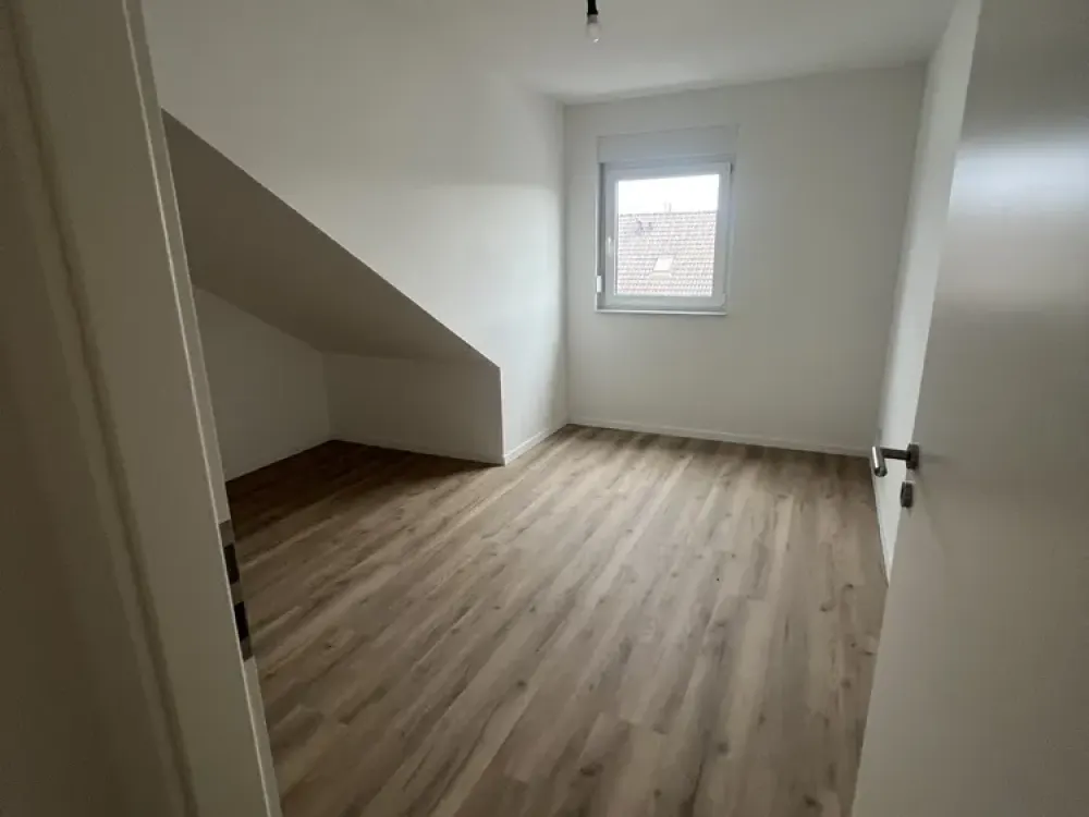 Erstbezug nach Sanierung helle 3 Zimmer-Wohnung und Terrasse