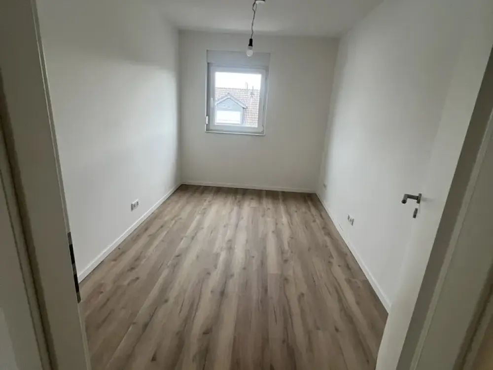 Erstbezug nach Sanierung helle 3 Zimmer-Wohnung und Terrasse
