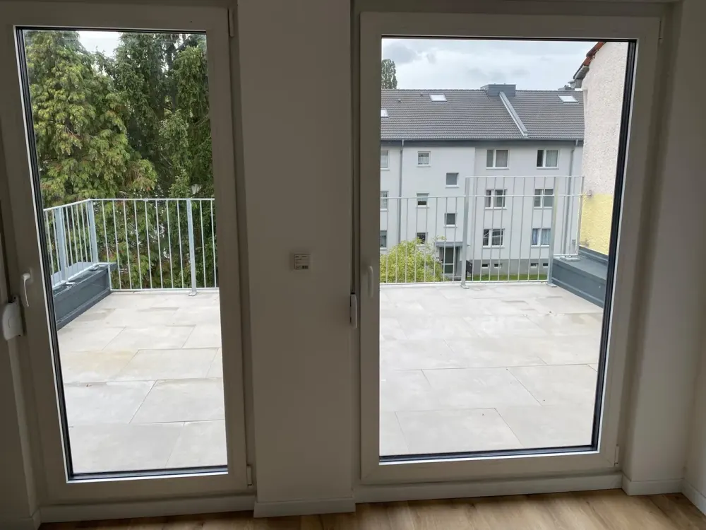 Erstbezug nach Sanierung helle 3 Zimmer-Wohnung und Terrasse