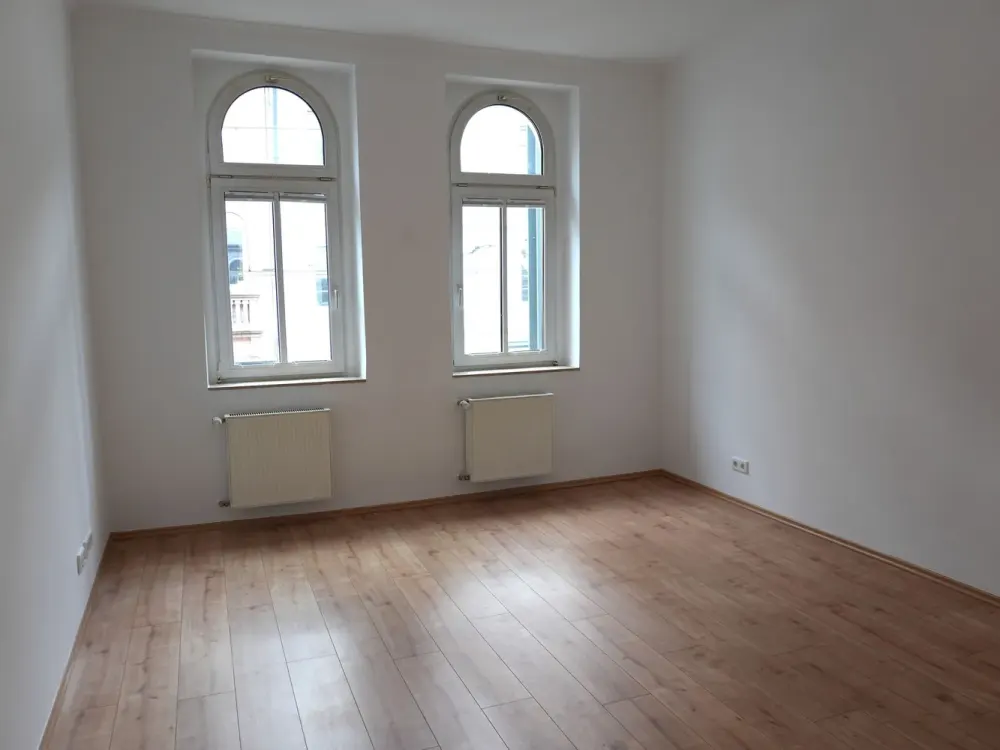 SCHÖNE SANIERTE ALTBAUWOHNUNG MIT EINBAUKÜCHE IM HERZEN VON DÜSSELDORF ELLER