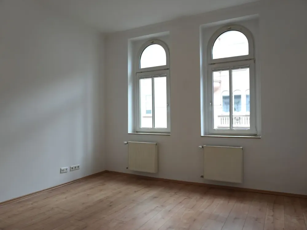 SCHÖNE SANIERTE ALTBAUWOHNUNG MIT EINBAUKÜCHE IM HERZEN VON DÜSSELDORF ELLER